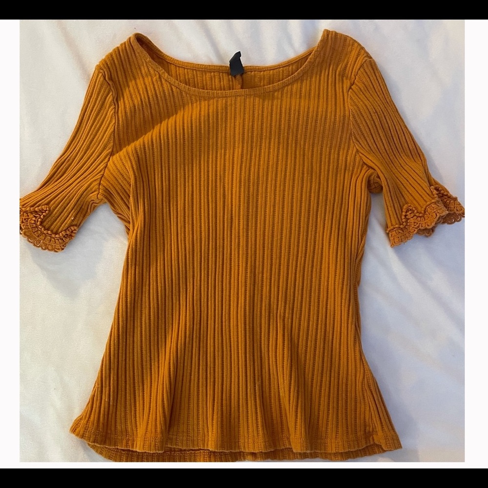 mustard yellow baby tee